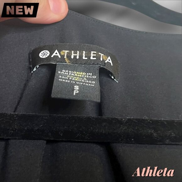 New Athleta Swing Forward Pleated Tank – Black – Size Small - Picture 3 of 8
